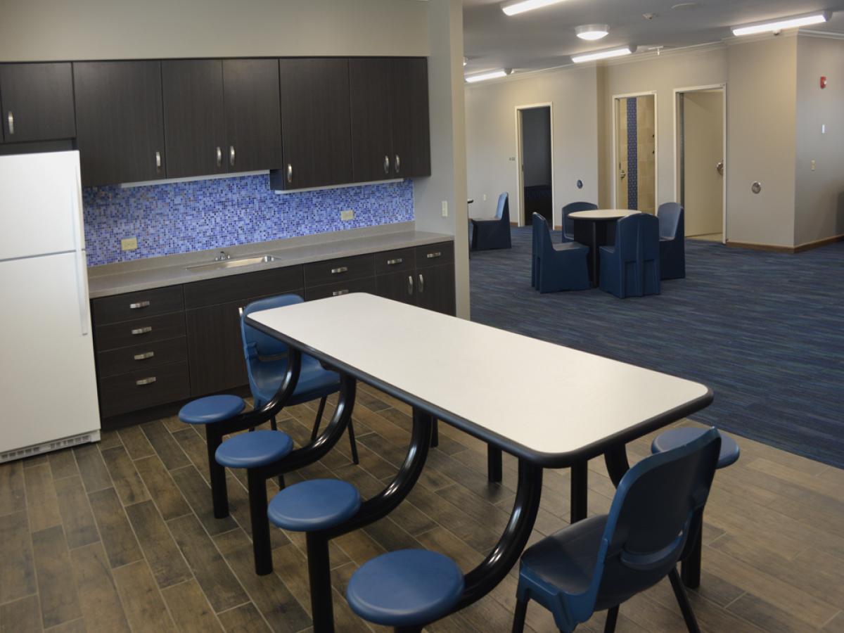 Cluster Seating For Lunch Room - SWS Group